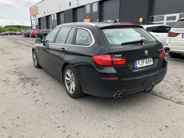 Musta Farmari, BMW 520 – YJF-689