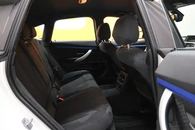 Valkoinen Sedan, BMW 320 Gran Turismo – YJF-700
