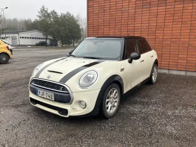 Valkoinen Viistoperä, MINI COOPER S – YJF-742