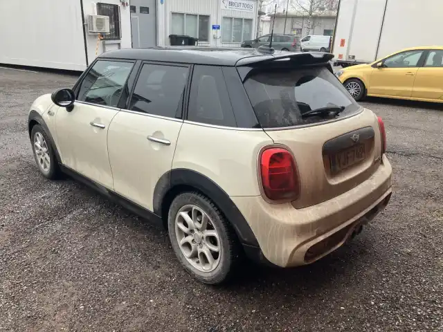 Valkoinen Viistoperä, MINI COOPER S – YJF-742