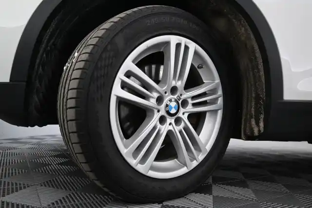 Valkoinen Maastoauto, BMW X3 – YJF-755