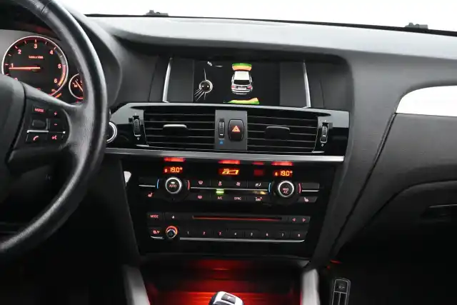 Valkoinen Maastoauto, BMW X3 – YJF-755