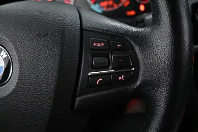 Valkoinen Maastoauto, BMW X3 – YJF-755
