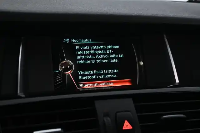 Valkoinen Maastoauto, BMW X3 – YJF-755