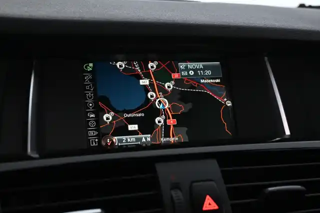Valkoinen Maastoauto, BMW X3 – YJF-755
