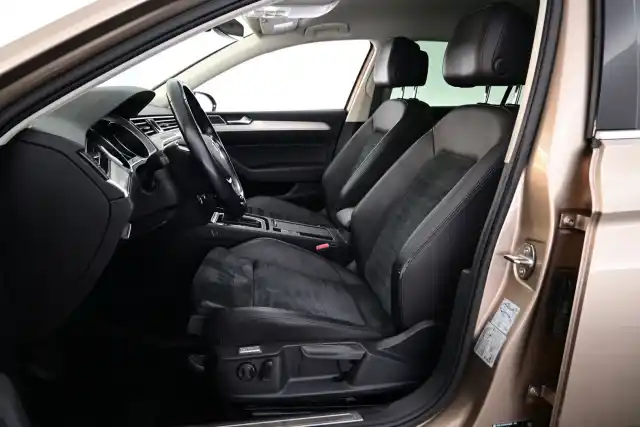 Keltainen Farmari, Volkswagen Passat – YJG-758