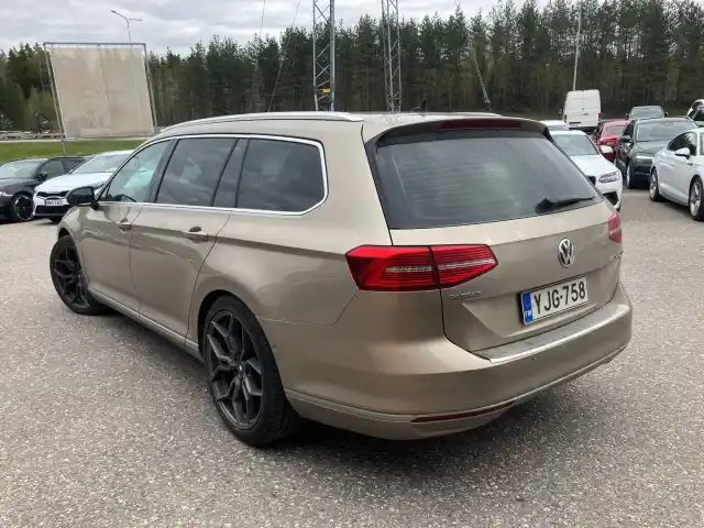 Keltainen Farmari, Volkswagen Passat – YJG-758