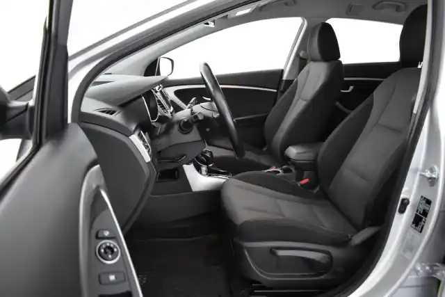 Hopea Farmari, Hyundai i30 – YJG-777
