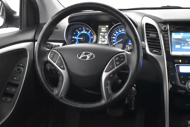 Hopea Farmari, Hyundai i30 – YJG-777
