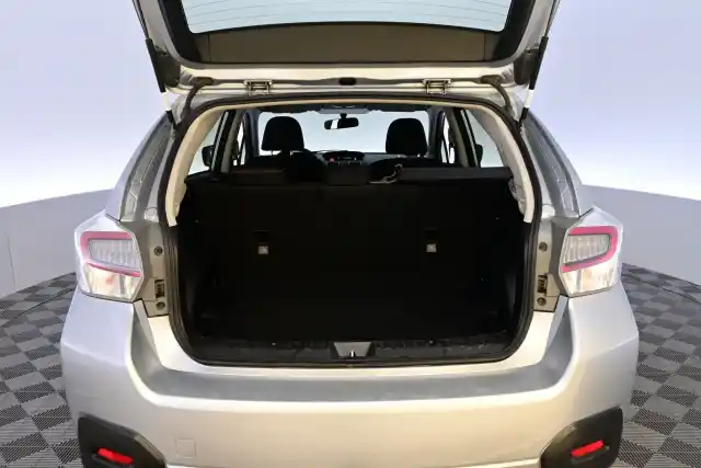Hopea Farmari, Subaru XV – YJG-900