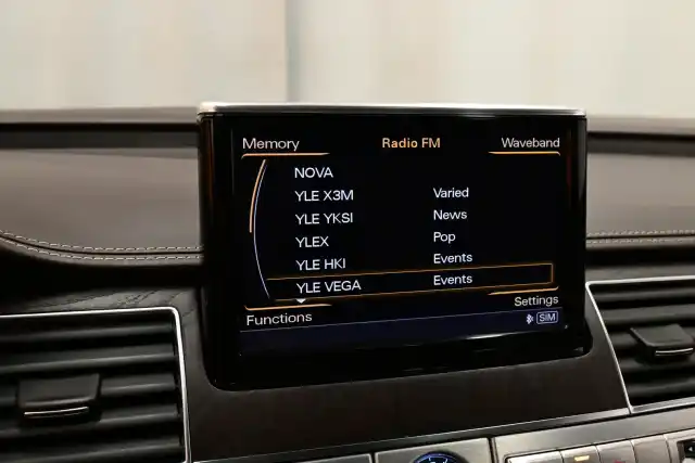 Musta Sedan, Audi A8 – YJH-668