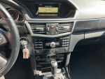 Musta Sedan, Mercedes-Benz E – YJH-676, kuva 11