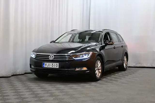 Musta Farmari, Volkswagen Passat – YJI-310