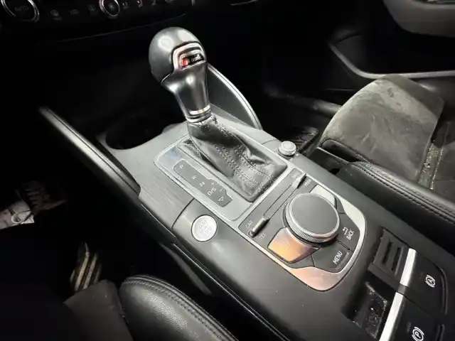 Punainen Viistoperä, Audi A3 – YJI-653