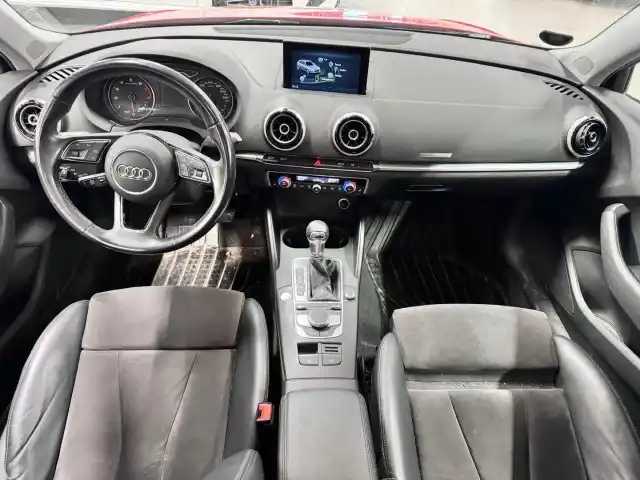 Punainen Viistoperä, Audi A3 – YJI-653
