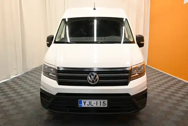 Valkoinen Pakettiauto, Volkswagen Crafter – YJL-115