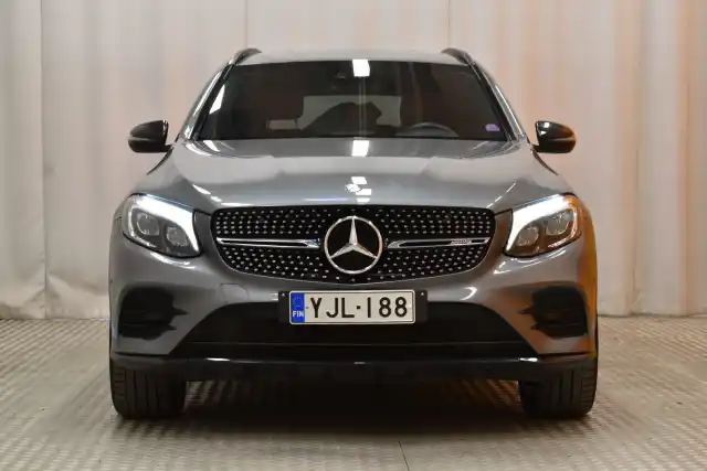 Harmaa Maastoauto, Mercedes-Benz GLC 43 AMG – YJL-188