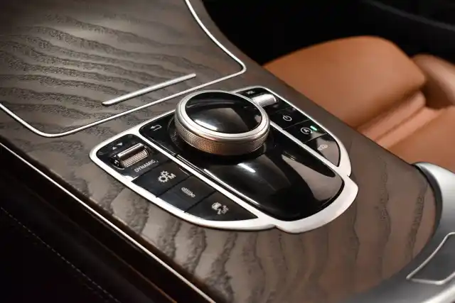 Harmaa Maastoauto, Mercedes-Benz GLC 43 AMG – YJL-188
