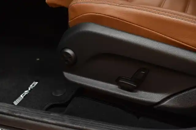Harmaa Maastoauto, Mercedes-Benz GLC 43 AMG – YJL-188