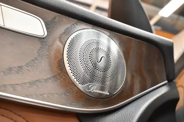 Harmaa Maastoauto, Mercedes-Benz GLC 43 AMG – YJL-188