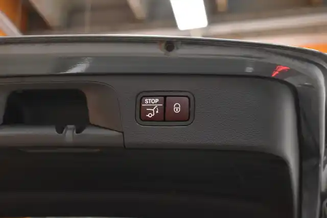 Harmaa Maastoauto, Mercedes-Benz GLC 43 AMG – YJL-188