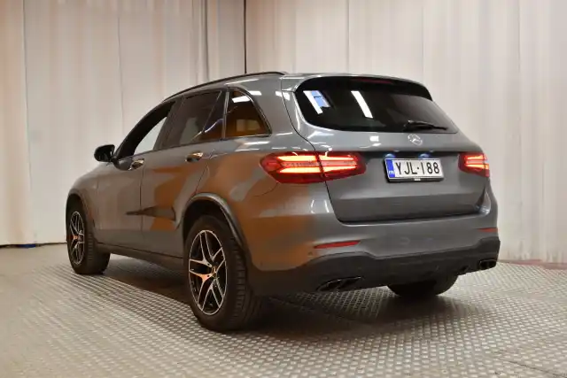 Harmaa Maastoauto, Mercedes-Benz GLC 43 AMG – YJL-188