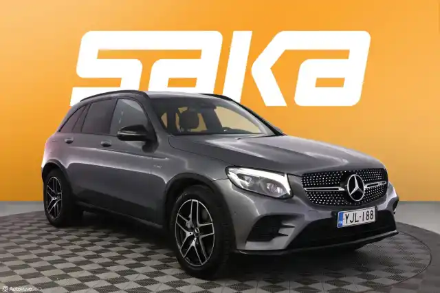 Harmaa Maastoauto, Mercedes-Benz GLC 43 AMG – YJL-188