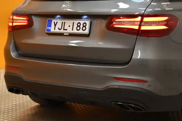 Harmaa Maastoauto, Mercedes-Benz GLC 43 AMG – YJL-188