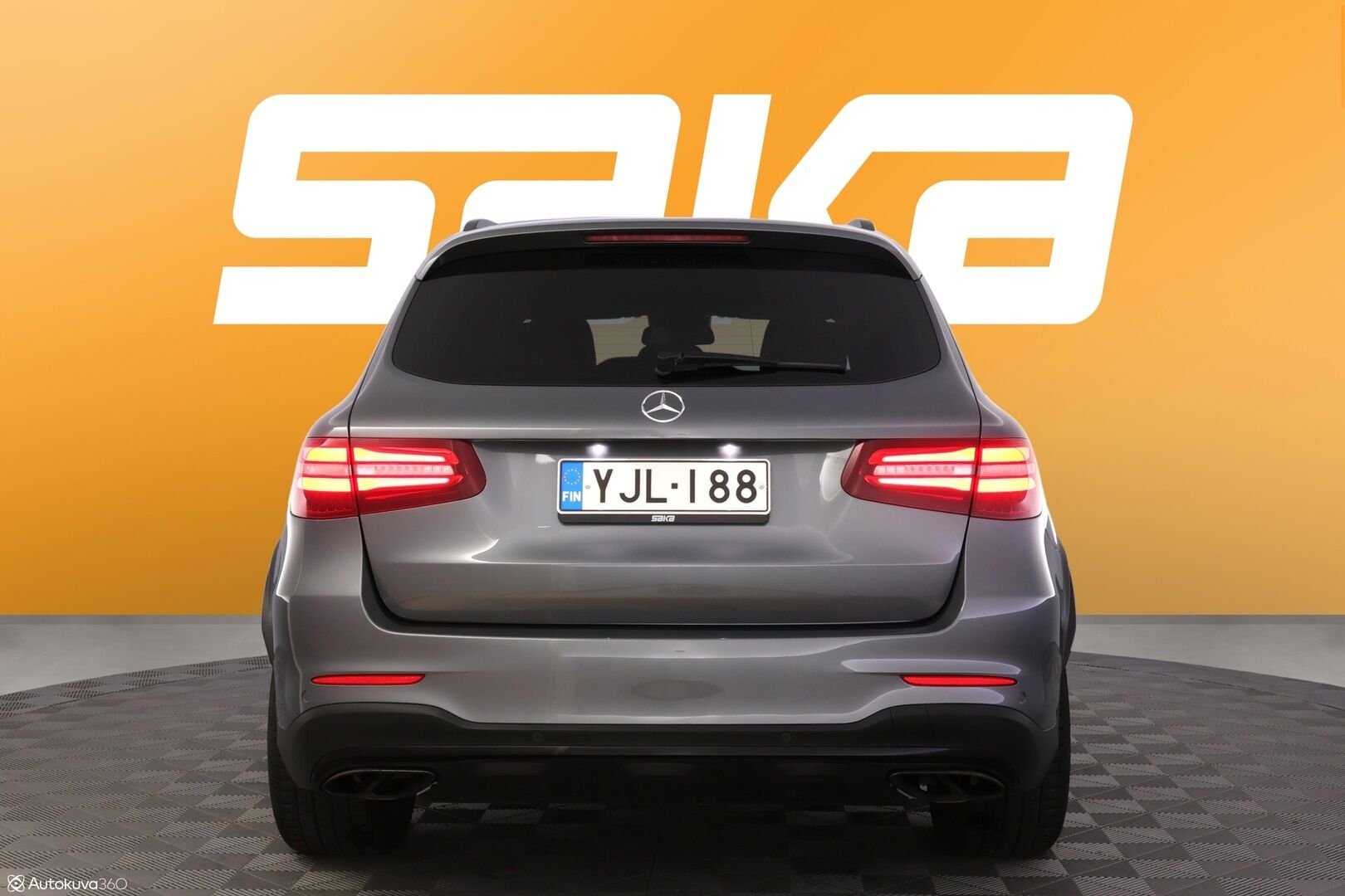 Harmaa Maastoauto, Mercedes-Benz GLC 43 AMG – YJL-188