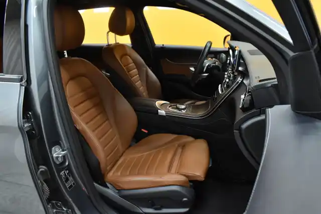 Harmaa Maastoauto, Mercedes-Benz GLC 43 AMG – YJL-188