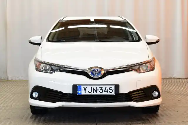 Valkoinen Farmari, Toyota Auris – YJN-345