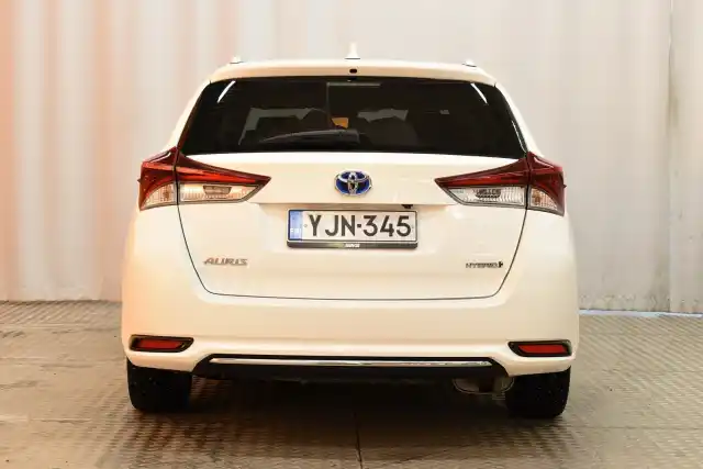 Valkoinen Farmari, Toyota Auris – YJN-345