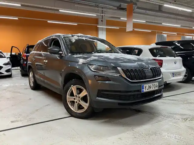 Harmaa Maastoauto, Skoda Kodiaq – YJN-704