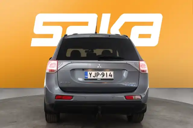 Harmaa Maastoauto, Mitsubishi OUTLANDER PHEV – YJP-914