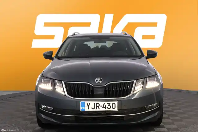 Harmaa Farmari, Skoda Octavia – YJR-430