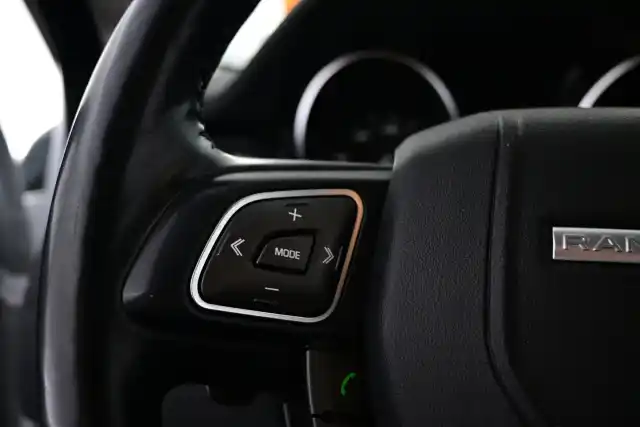 Valkoinen Maastoauto, Land Rover Range Rover Evoque – YJS-658