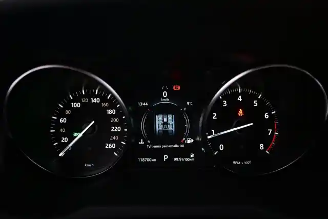 Valkoinen Maastoauto, Land Rover Range Rover Evoque – YJS-658