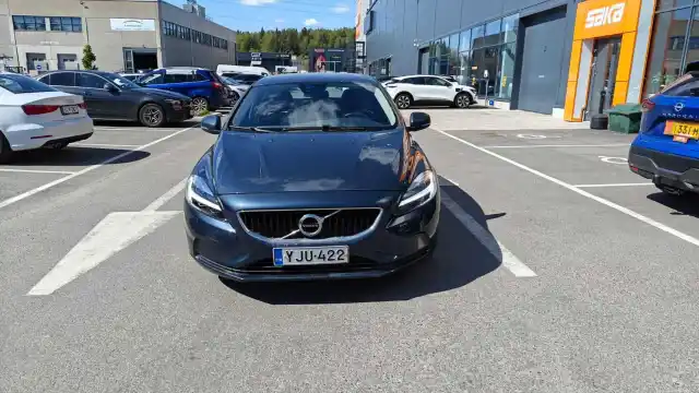 Sininen Viistoperä, Volvo V40 – YJU-422