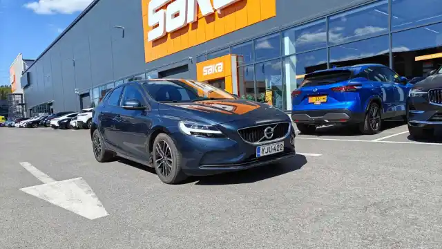 Sininen Viistoperä, Volvo V40 – YJU-422