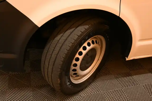 Valkoinen Pakettiauto, Volkswagen Transporter – YJV-907