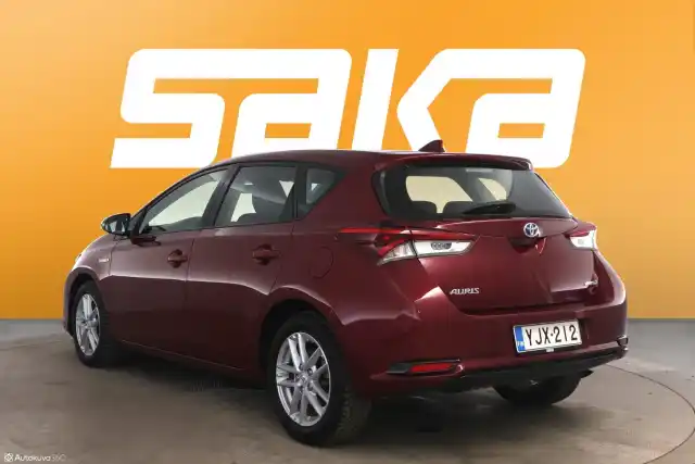 Punainen Viistoperä, Toyota Auris – YJX-212