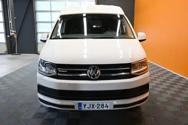 Valkoinen Pakettiauto, Volkswagen Transporter – YJX-284