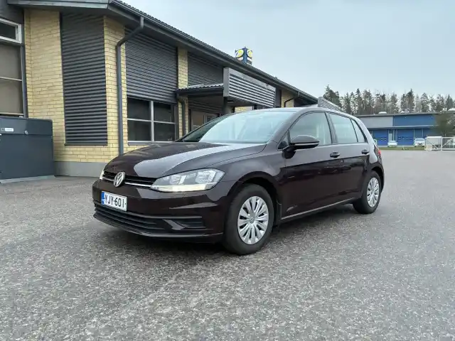 Musta Viistoperä, Volkswagen Golf – YJY-601