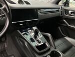 Musta Maastoauto, Porsche Cayenne – YKA-349, kuva 6