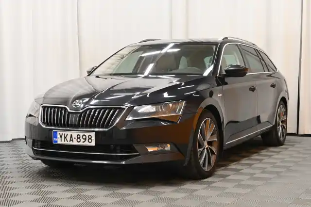 Musta Farmari, Skoda Superb – YKA-898