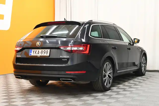 Musta Farmari, Skoda Superb – YKA-898