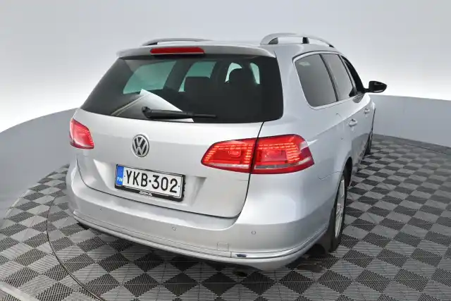 Hopea Farmari, Volkswagen Passat – YKB-302