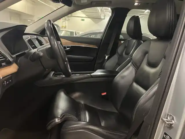 Harmaa Maastoauto, Volvo XC90 – YKE-442