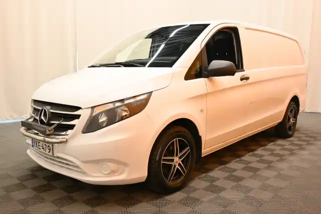 Valkoinen Pakettiauto, Mercedes-Benz Vito – YKE-479