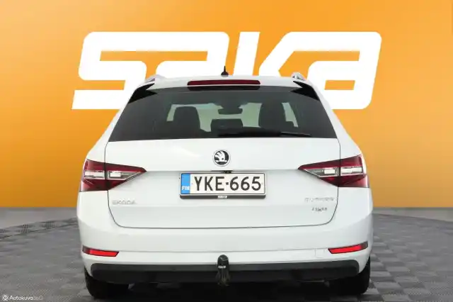 Valkoinen Farmari, Skoda Superb – YKE-665